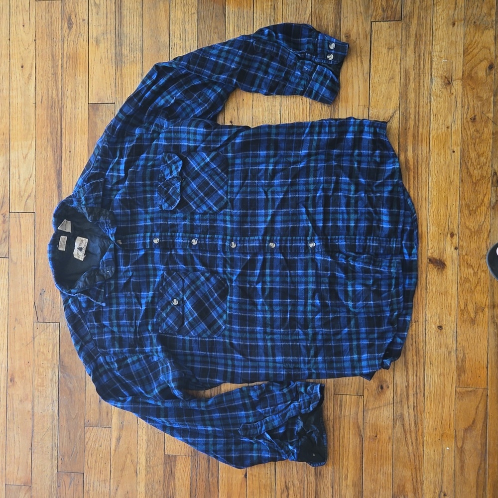 Vintage Northwest Territory large blue and black flannel
